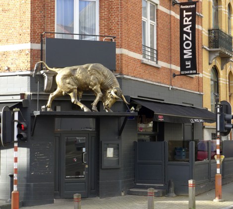 Est-ce que ce monde est sérieux