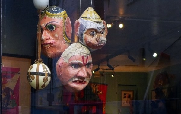 Oh, give me a noose I can hang from the tree