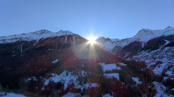 dont-you-stare-at-me-i-am-the-sun-you-see